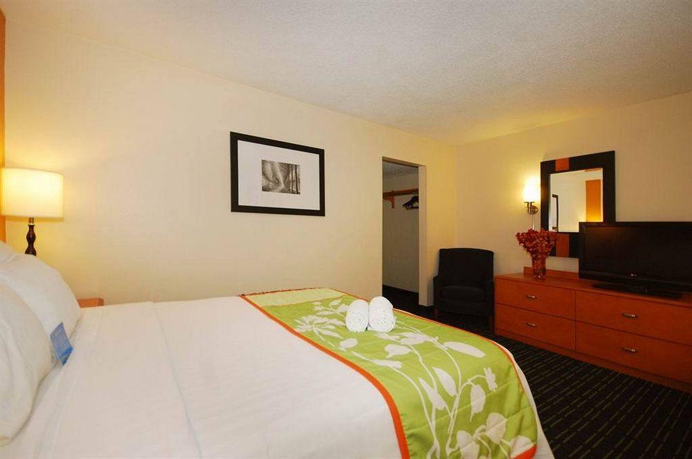 Fairfield Inn Boston Dedham Buitenkant foto